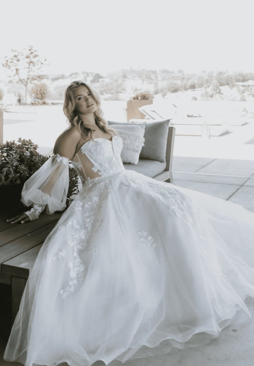 ALCOBA / Pronovias Sale Wedding Dress. UK16 - Romantique Bridal