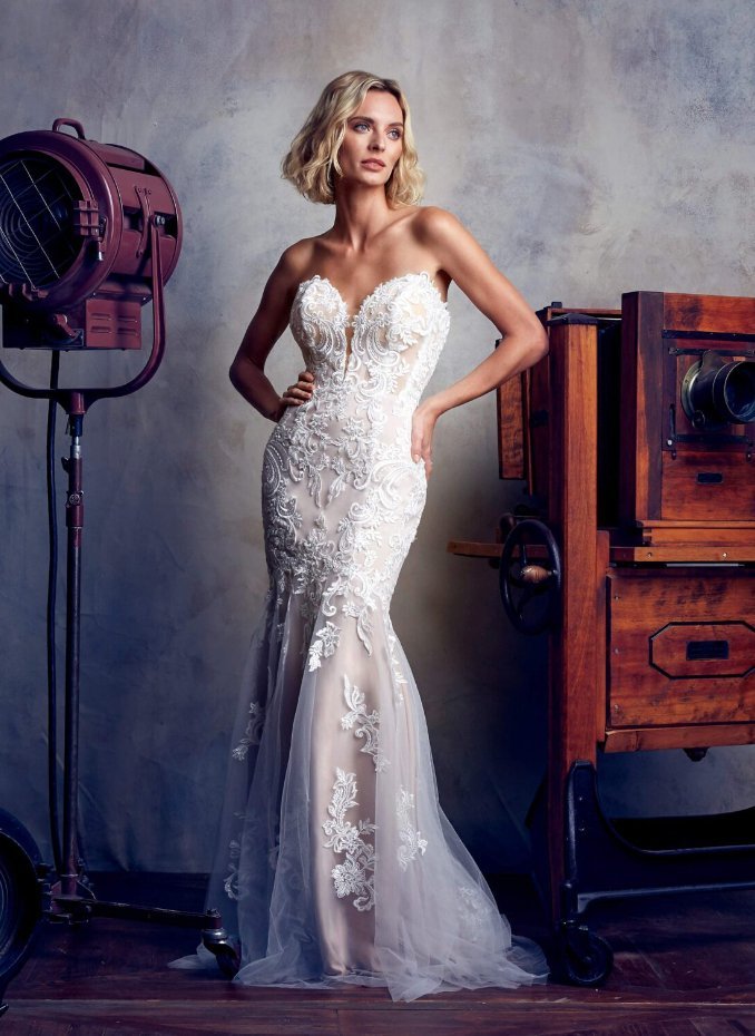 Mermaid Fitted Sweetheart Neckline with Lace Appliqué Wedding Dress - Bride-to-Be Outlet